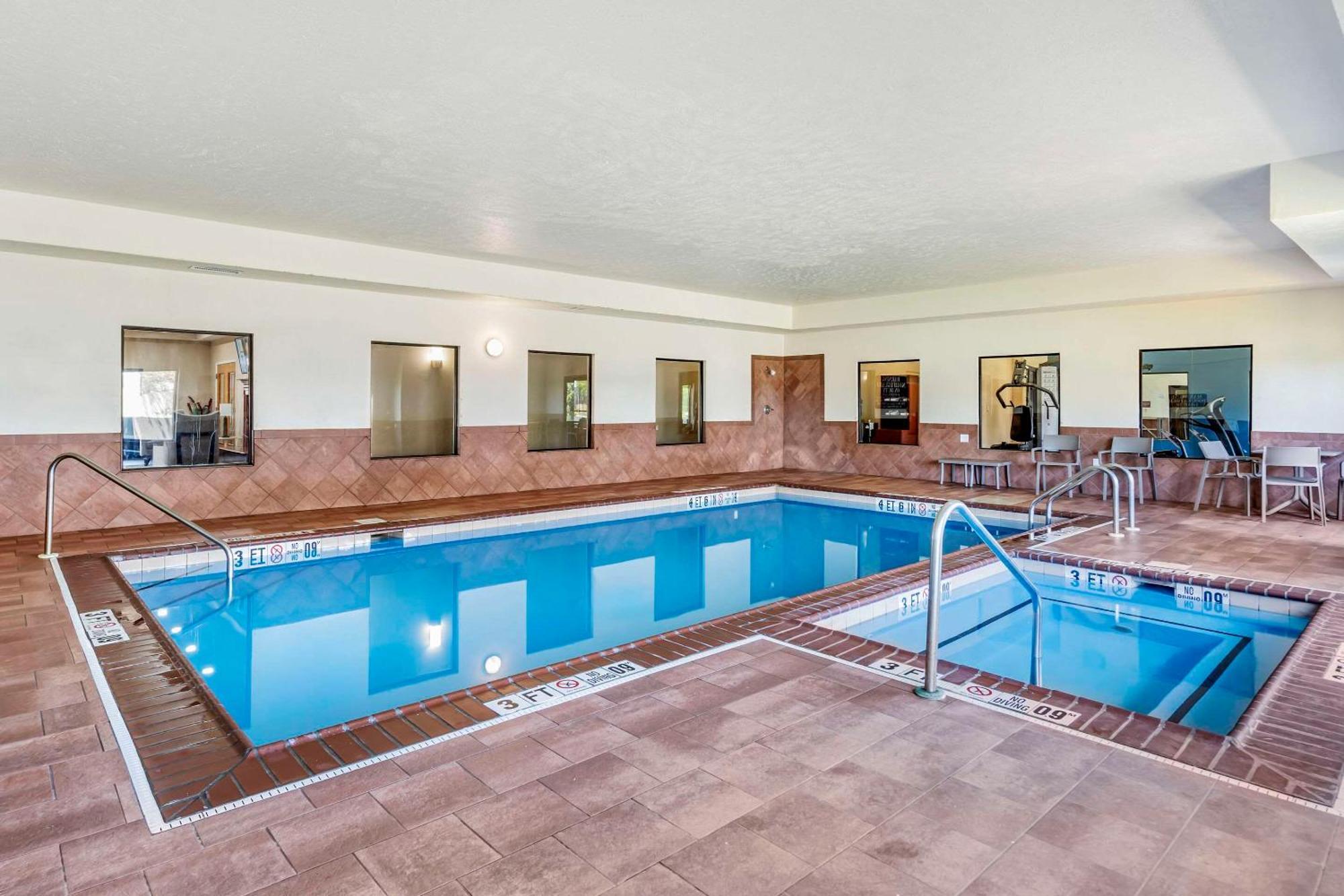 Comfort Suites Merrillville Near Us 30 Екстериор снимка